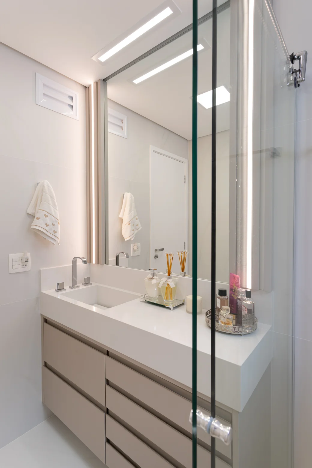 Alline Iesenco Design de Interiores